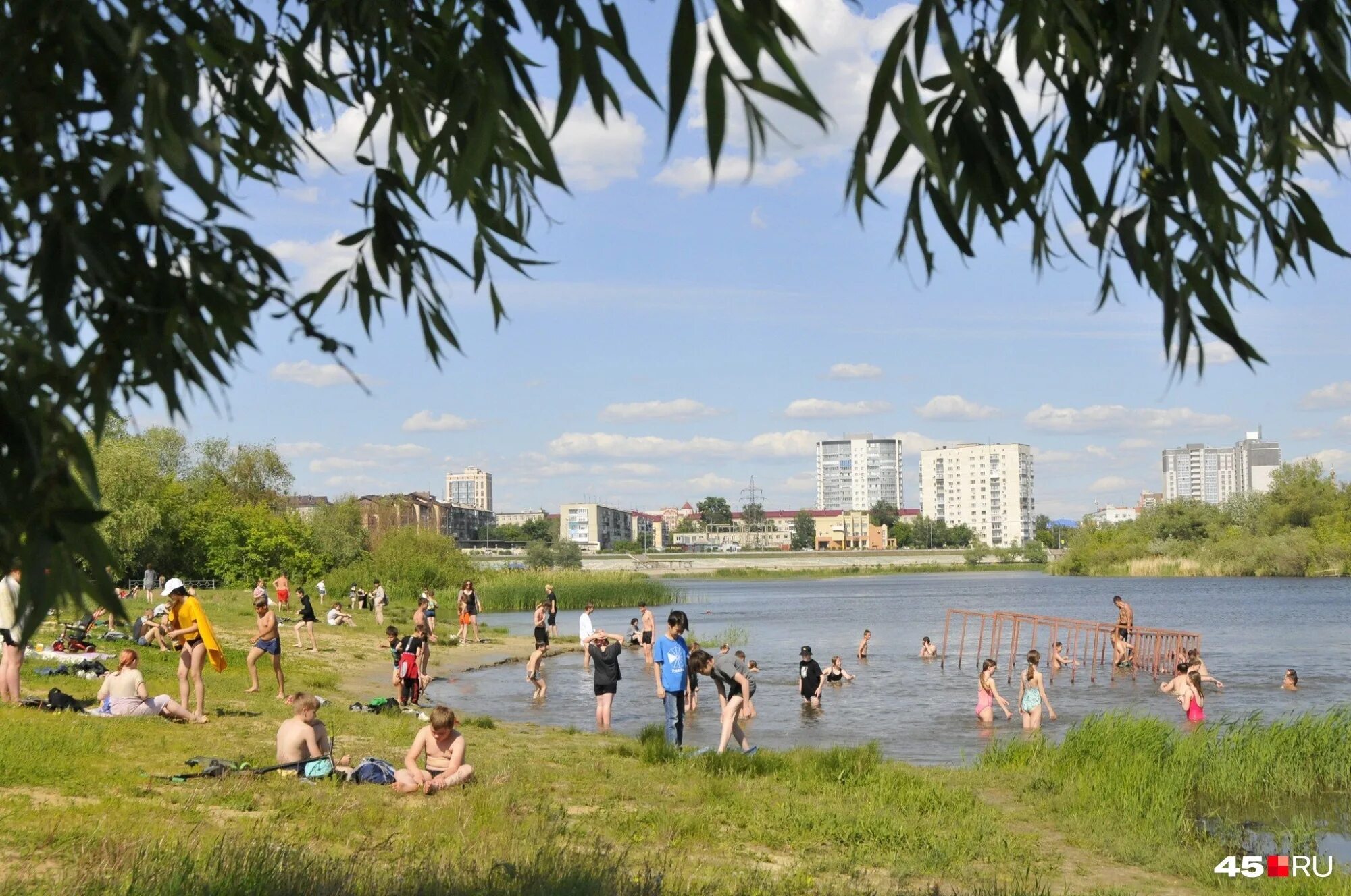 Где купаться в мае в россии. Курган пляж. Бабьи Пески Курган. Пляж бабьи Пески в Кургане 2022. Городской пляж.