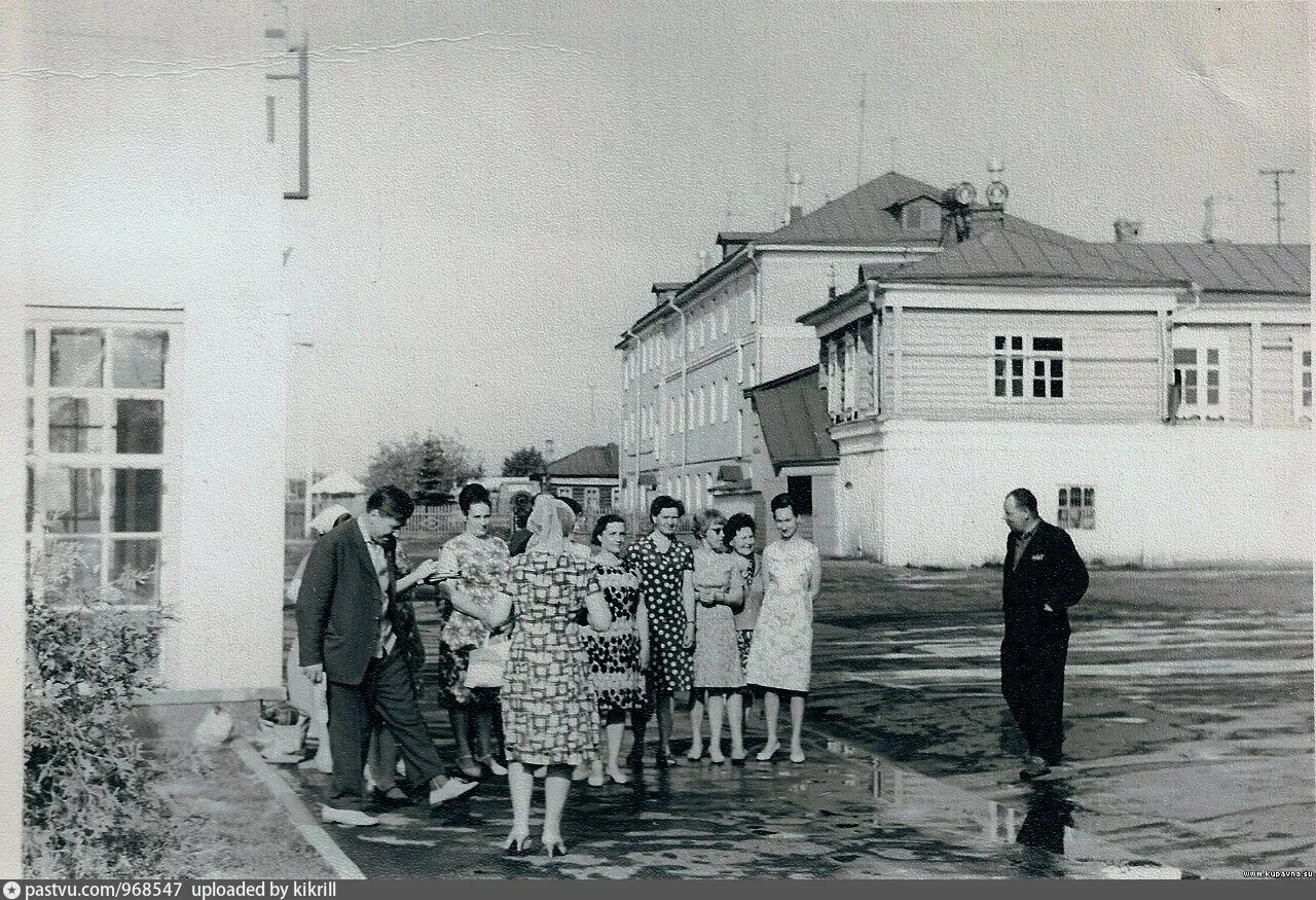 Фабричная площадь. Старая Купавна 90е. Старая Купавна старые фотографии города. Старая Купавна в 18 веке. Старая Купавна ретро.