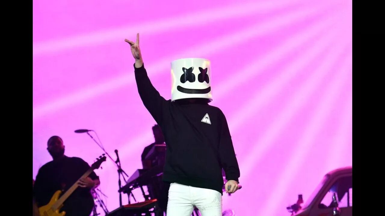 Маршмеллоу happier. Marshmello. маршмеллоу фото диджей. певцы как маршмеллоу в золотом.