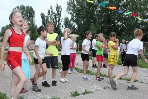 В летнем лагере 249 детей 28 воспитателей