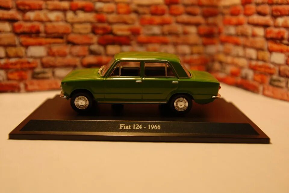 Сайт модель 1 43. Fiat 124 1:43. Fiat 124 Norev. Norev Renault 1 43. Фиат 124 1 43.