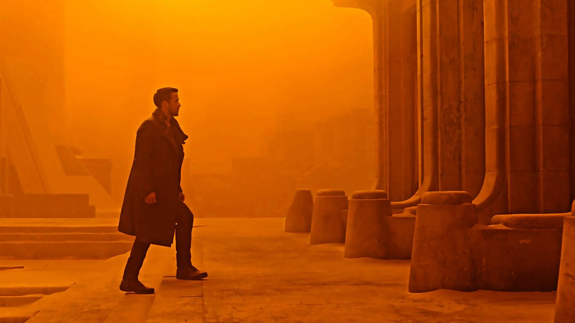 Суть бегущего по лезвию. Дени вильнев бегущий по лезвию 2049. blade runner 2049 гослинг на снегу.
