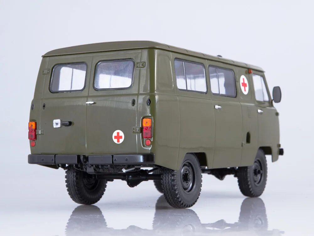 Уаз 452 модель. Уаз 452 ssm 1:18. уаз-452а санитарный автомобиль. уаз буханка 1 18.