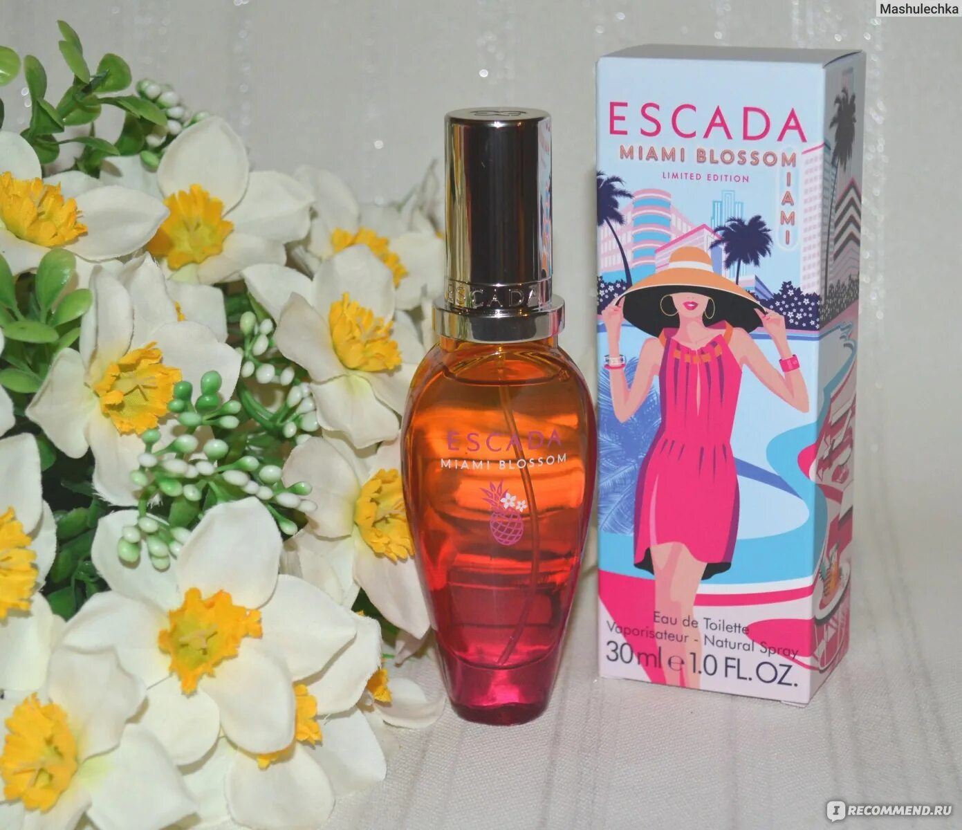 Escada blossom. Эскада блоссом. Miami Blossom аромат. Эскада Майами блоссом Рени. Эскада лимитки.