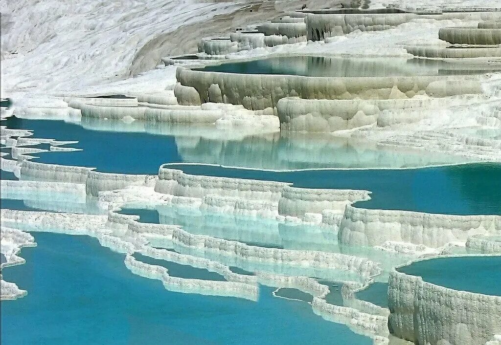 травертины памуккале турция. турция природные бассейны памуккале. травертиновые террасы памуккале. денизли памуккале. травертины памуккале турция.