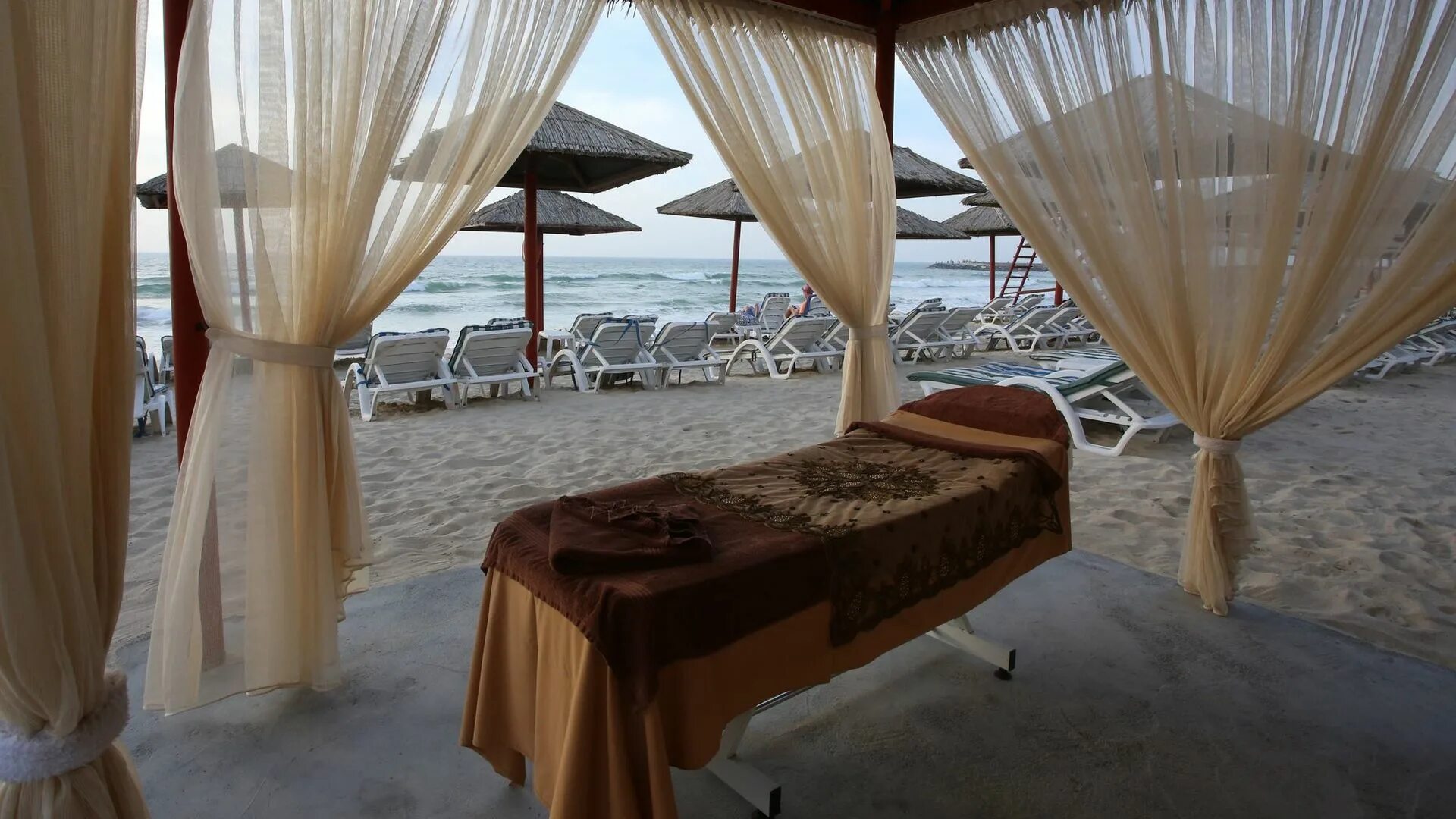 Ramada beach ajman 4. Ramada by wyndham beach hotel ajman 4 оаэ. ramada beach hotel ajman 4*, оаэ, аджман пляжные отели. пляж аджман бич отель. отель бич ajman hotel пляж.