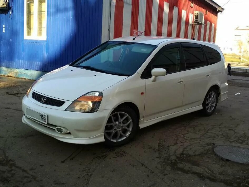 Хонда стрим правый. Honda Stream 2000. Хонда стрим 2000г. Хонда стрим 2000 года. Honda Stream 2000 r 20.