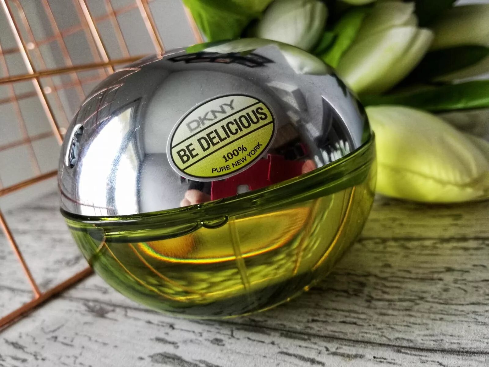 Dkny be delicious яблоко. DKNY be delicious. Духи DKNY be delicious. DKNY be delicious 30ml. Донна Каран зеленое яблоко.