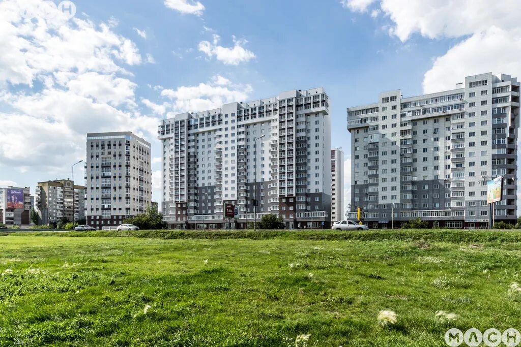 Мкр кузьминки омск. Омск многоэтажки красивые. Новостройки омск левый берег. Омск высотки. 70 лет октября 3/1 омск застройщик.