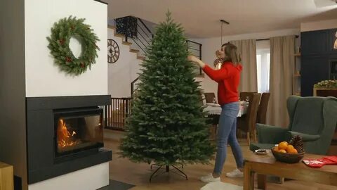 Когда ставить елку искусственную
