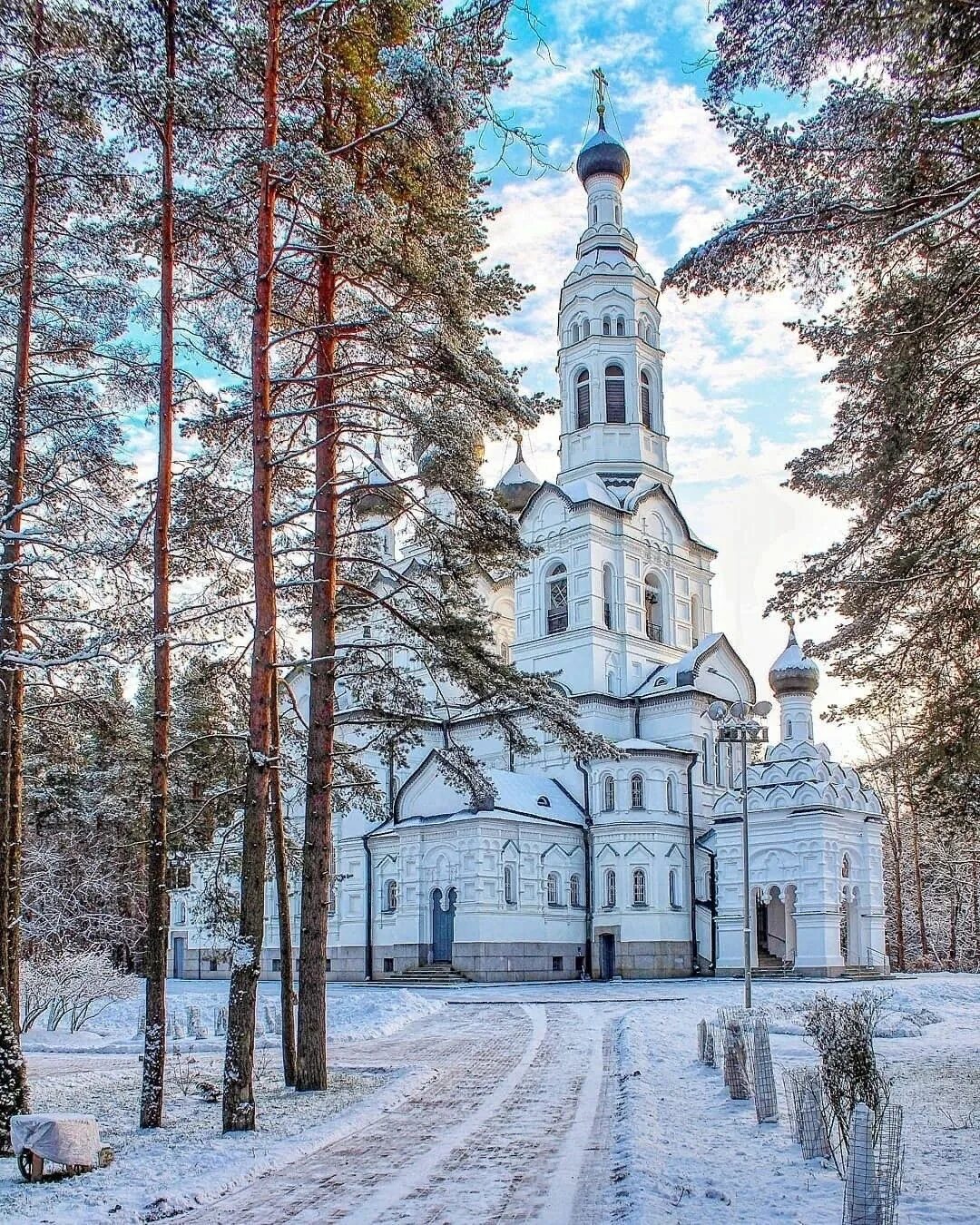 Землегорск. Храм иконы Божией матери Зеленогорск. Казанский храм в Зеленогорске. Церковь в Зеленогорске СПБ. Казанская Церковь Зеленогорск.