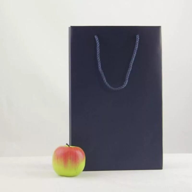 пакет бумажный темно синий. пакет бумажный с ламинацией. голубой подарочный пакет. пакет синий 35х45. пакет бумажный ample m черный.