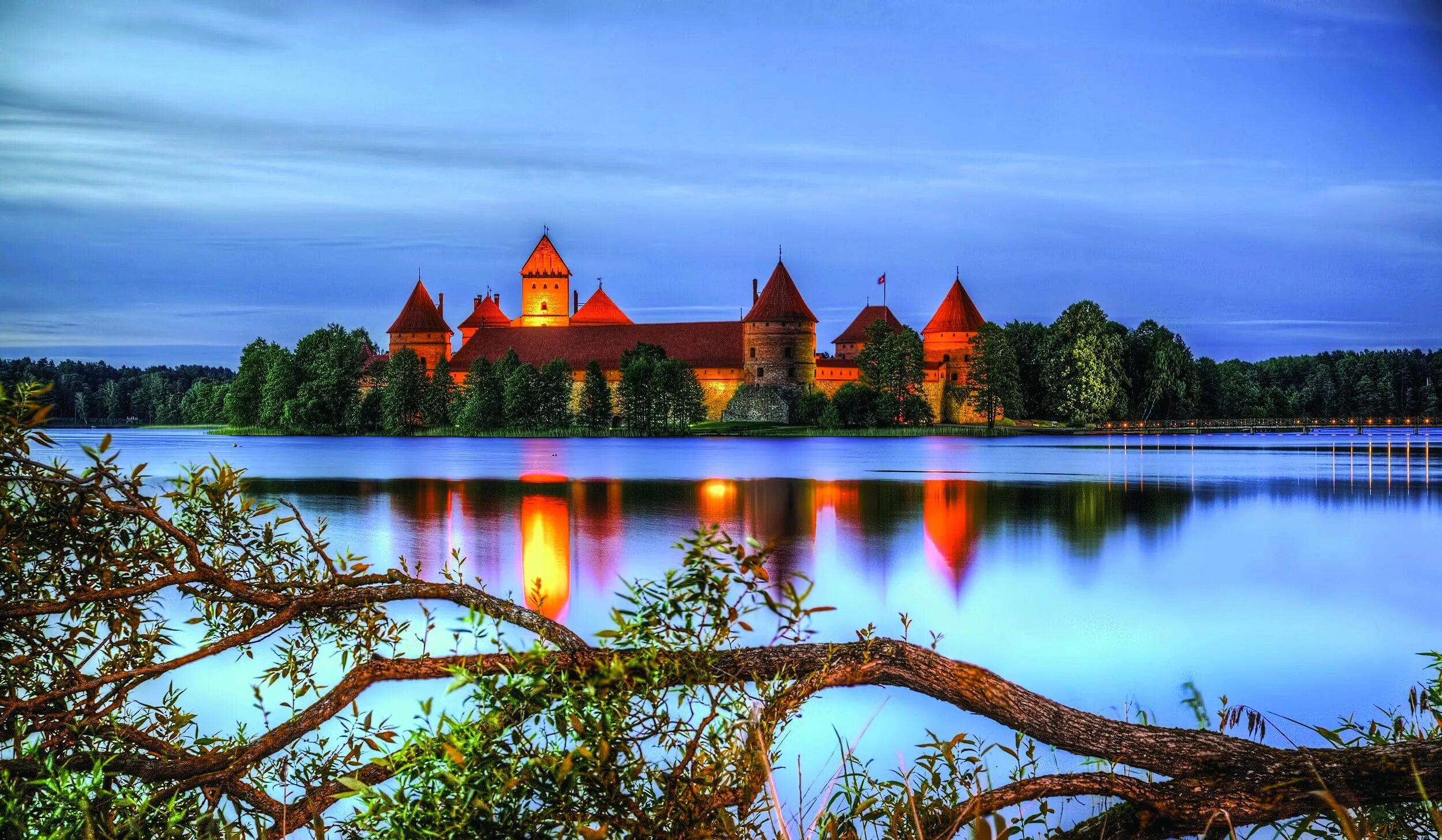 Тракайский замок. Тракайский замок Литва. Тракайский островной замок. Крепость Тракай Литва. Вильнюс крепость Тракай.