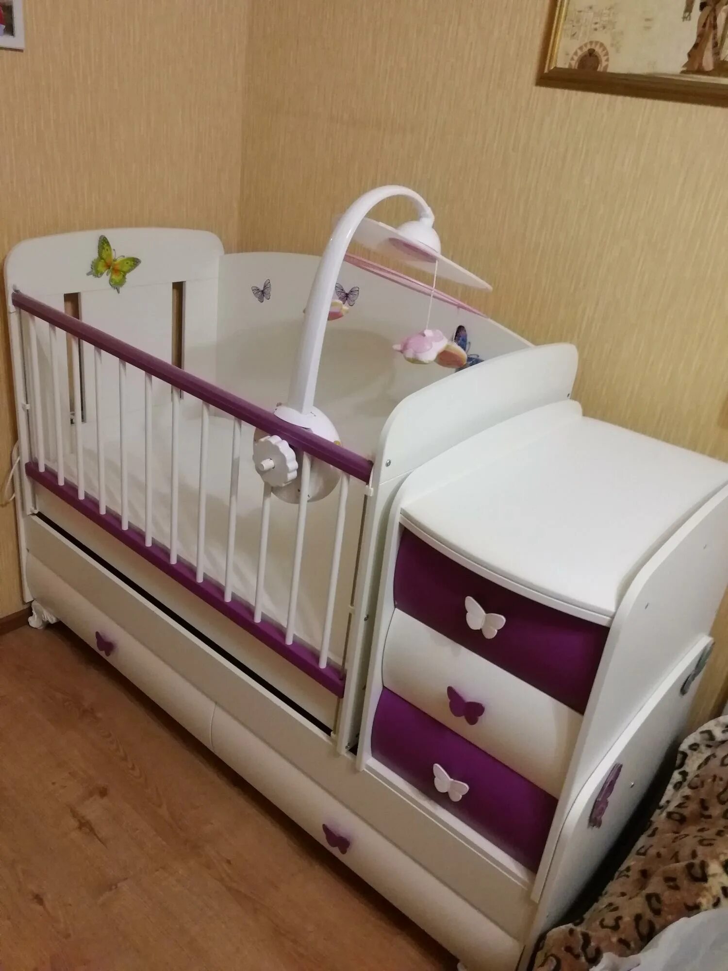 Авито кроватки для новорожденных б. Коляска кроватка. Бэушные кроватки детские. Коляски и детские кровати. Кроватка коляска трансформер.