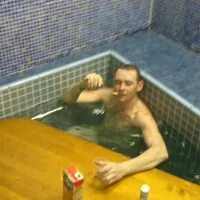 Пах на пол