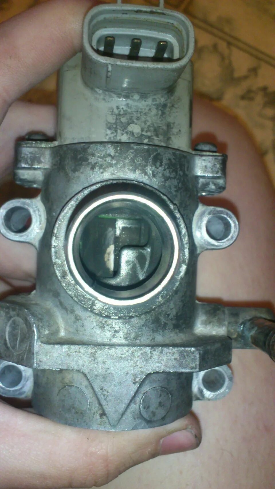 Электромагнитный клапан ваз 2105. Клапан хх. Как обойти клапан хх на мазда мпв. Клапан хх м 43. 0 131.