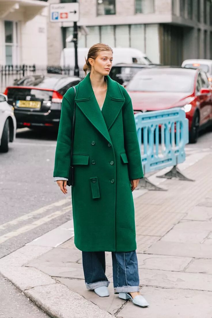 London Fashion Week Street Style Spring 2018 Day 5 Cont. Зеленое пальто, Недели