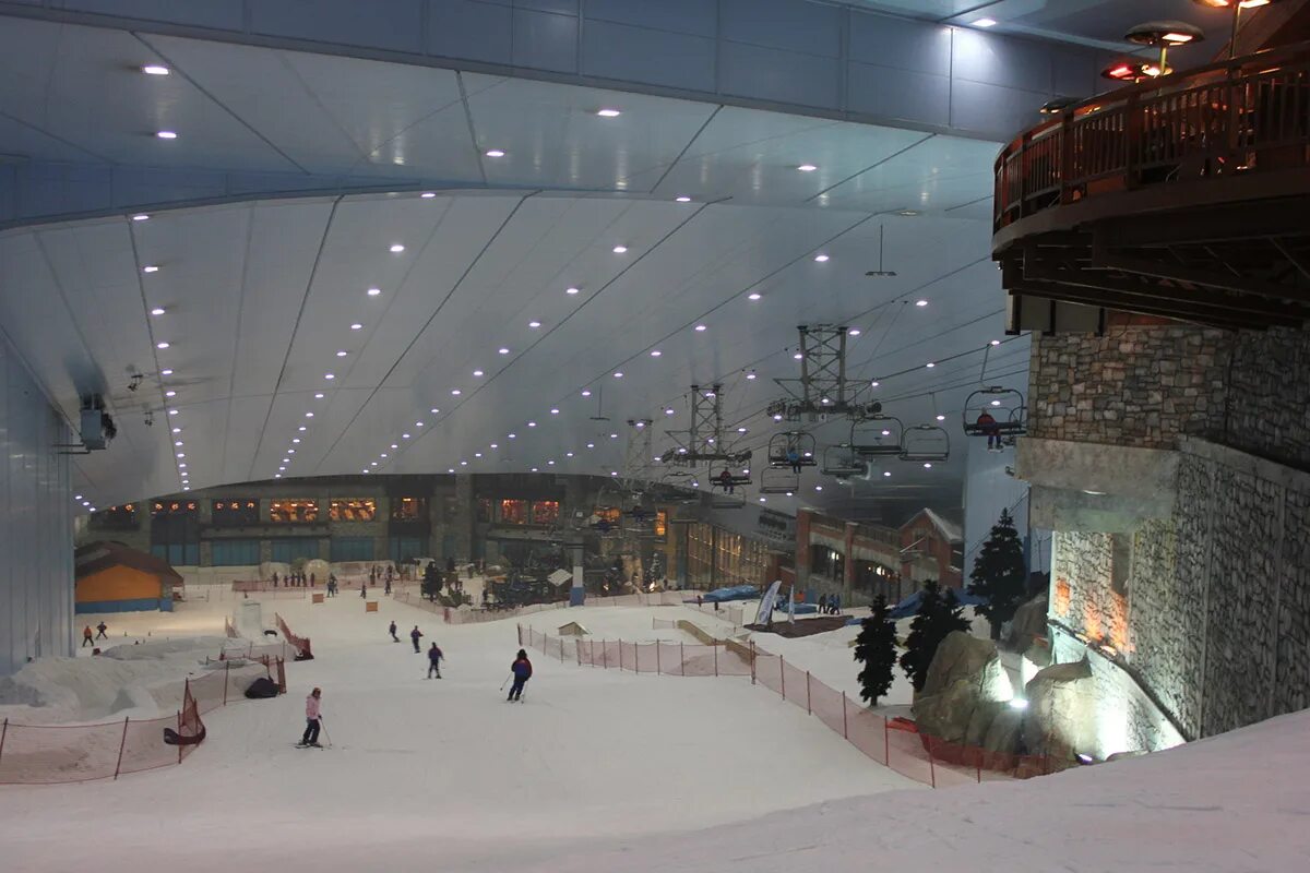 горнолыжный комплекс на ближнем востоке. крытый горнолыжный курорт ski dubai. горнолыжный комплекс ски дубай. Ski dubai. горнолыжный комплекс на ближнем востоке.