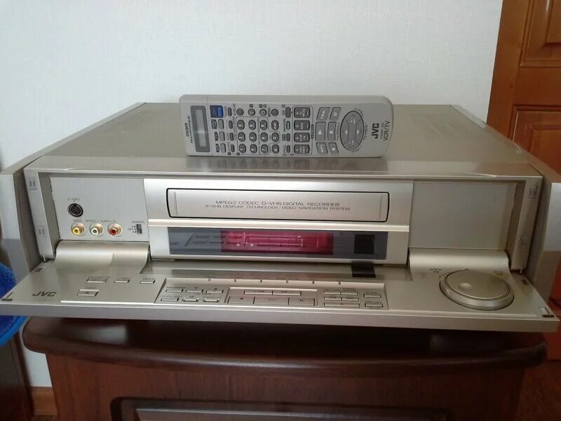 Какой видеомагнитофон. Fisher vcr видеомагнитофоны. jvc hm dr 10000. видеомагнитофон roadstar vcr-762. jvc dr10000.