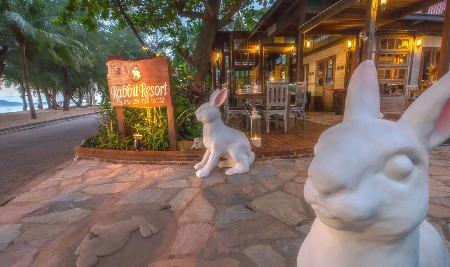 Rabbit hotel. Раббит Ресорт Паттайя. Отель Rabbit Resort Pattaya. Таиланд Паттайя рэббит Резорт. Rabbit Resort 4*.