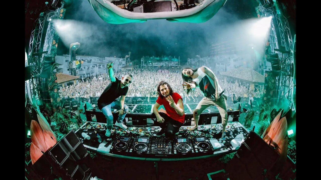 Dimitri vegas steve aoki. 3 are legend feat. justin prime &amp; sandro silva raver dome. w&amp;w - tomorrowland диджей в маске. steve aoki 5oki. tomorrowland dj.