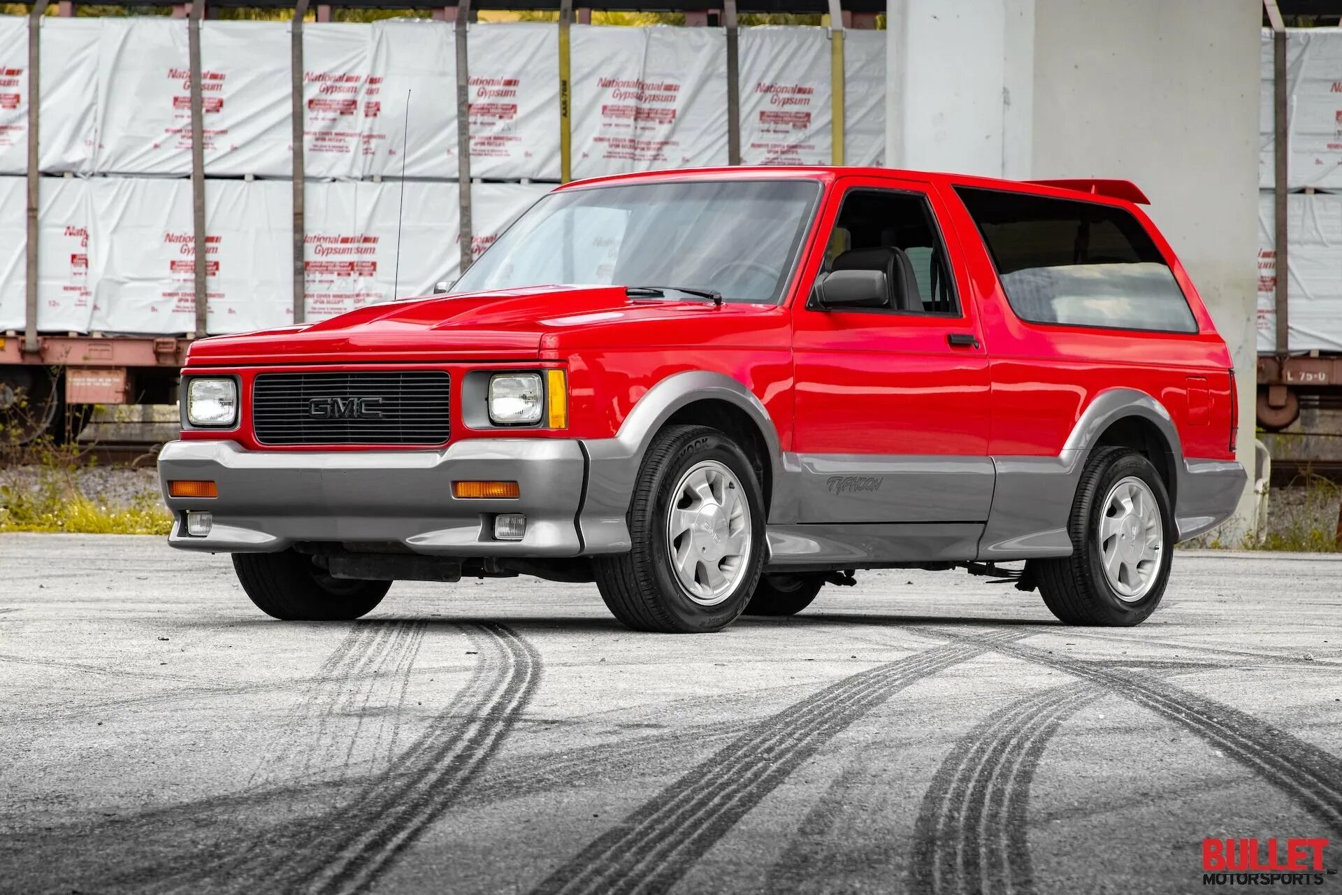 Gmc typhoon. GMC Typhoon 1993. 1992 GMC Typhoon. Автомобиль GMC Typhoon.