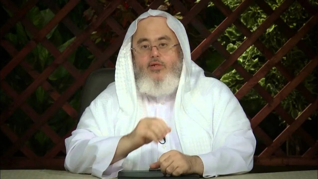 Аль мунаджид фото. Мунаджид мухаммад салих. Мухаммад салих аль мунаджид. Аль мунаджид аль ханбали. Мухаммад салих аль мунаджид.