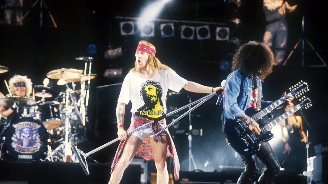 Ганзен роузес клипы. Группа Guns n' Roses 1988. Guns n Roses 1992. Эксл Роуз. Axl Rose 1992.