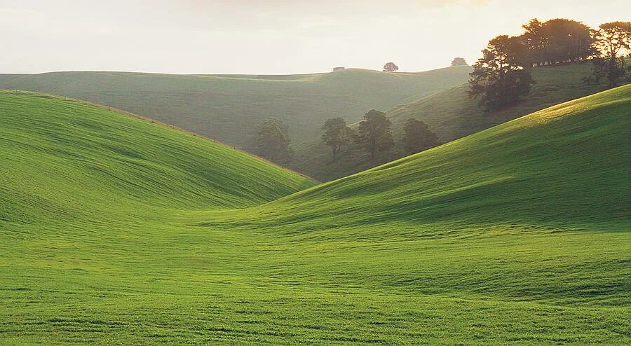 Rolling hills. Rolling Emerald Hill Ireland. Rolling Hill - David Zawiła. Rolling Hills США.