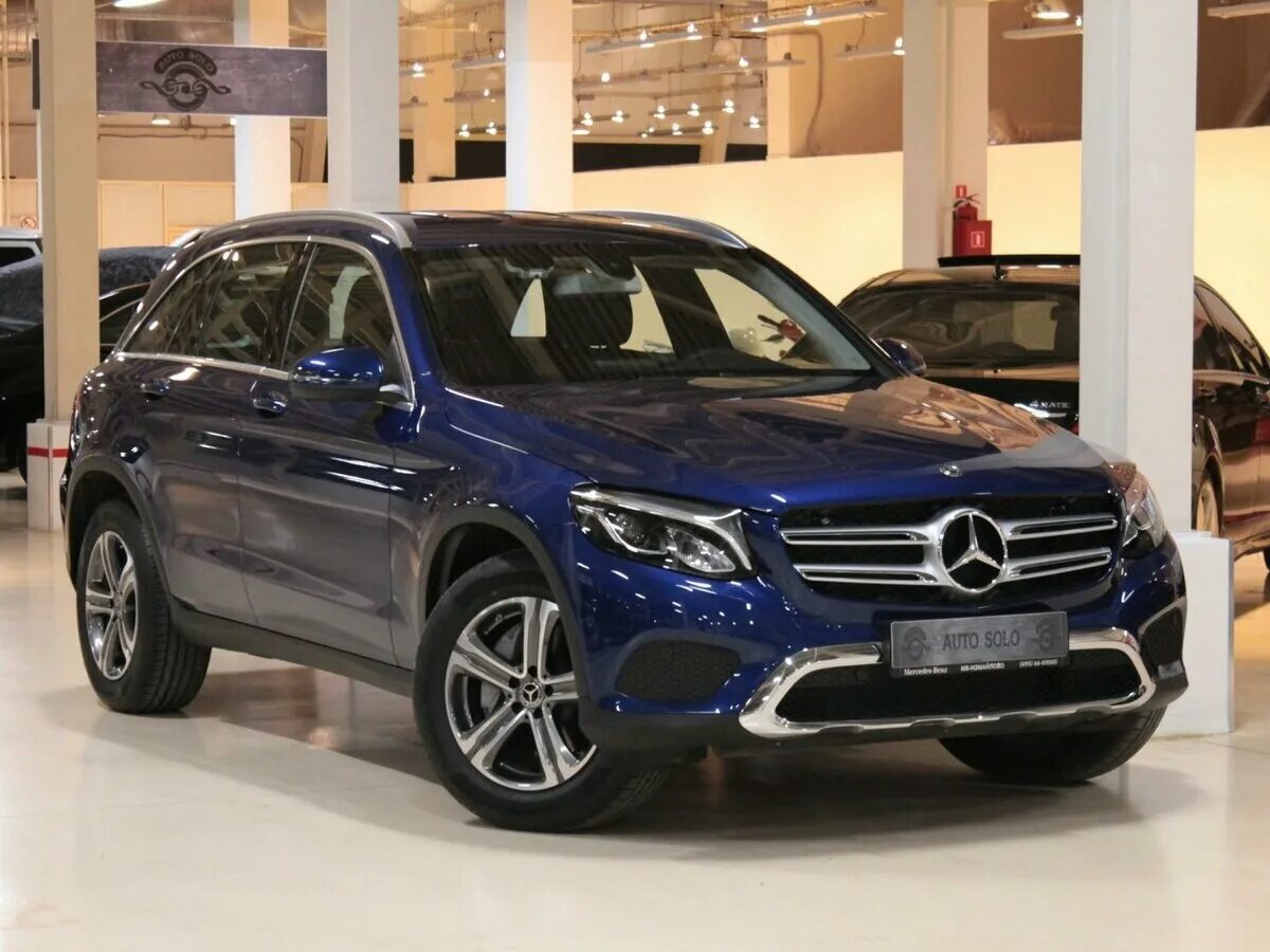 Авито glc. Мерседес glc 2017. мерседес glc x 253 2017. мерседес glc синий. glc mercedes benz 2017.