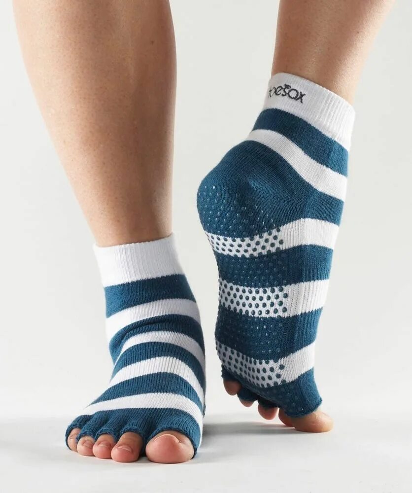 Упражнения носочки. Носки TOESOX. Носки с пальцами. Носки с пальцами мужские. Носочки для йоги.