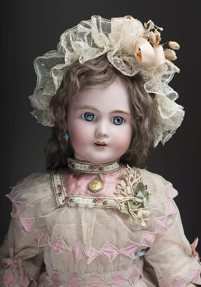 Старая куколка. Кукла фарфоровая. Антикварные фарфоровые куклы.