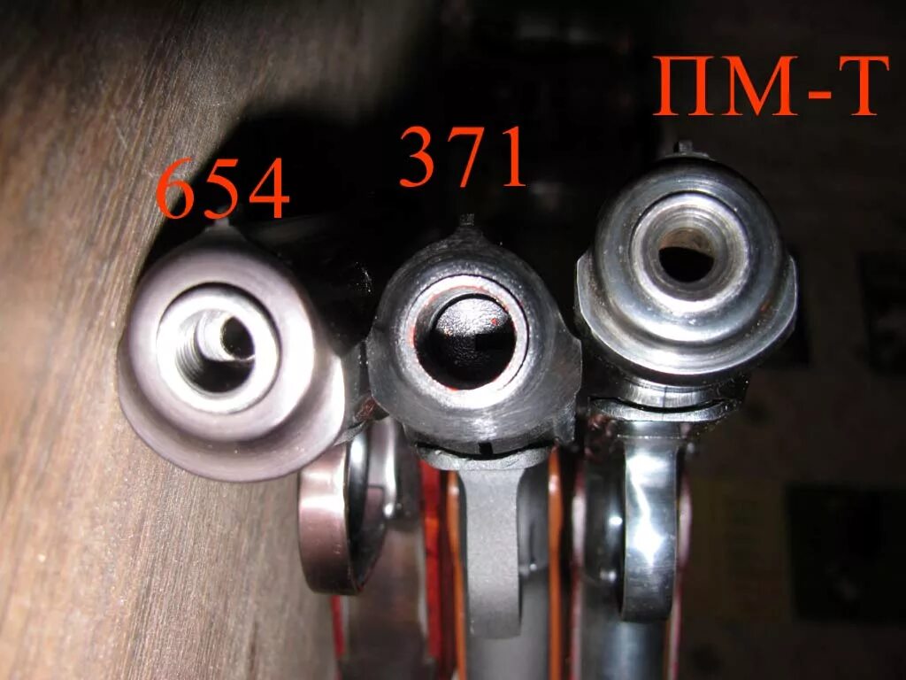 Затвор ИЖ-79-9т Макарыч. МР 654 фторопластовая втулка. Стволик 10х24 для ПМ. MP 79-9тм ствол на просвет. Пм труба