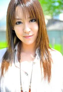 Akari Minamino - Photo Gallery.