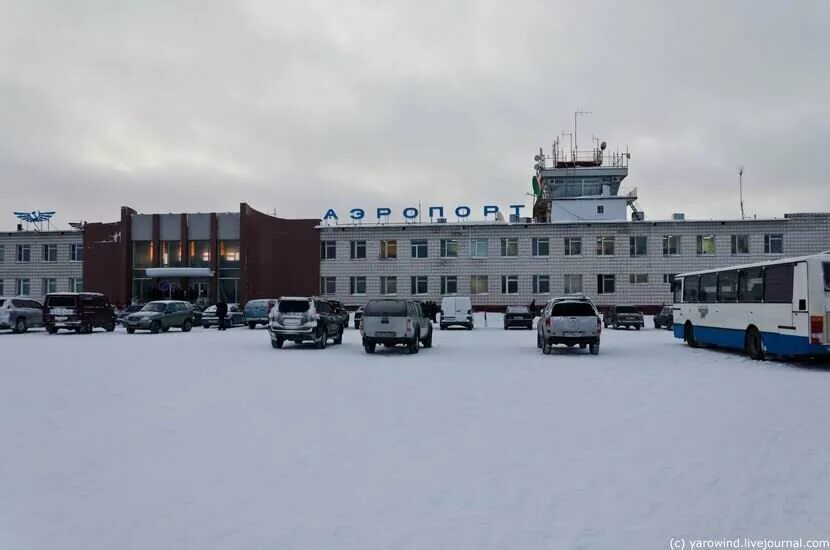 Аэропорт инта. Аэропорт г.Усинск. Усинский аэропорт. Аэропорт города Усинск.