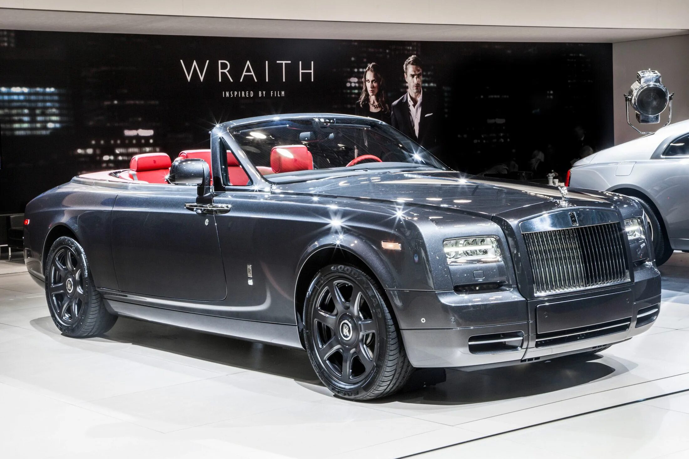 Роллс ройс купе. Rolls Royce Phantom Drophead Coupe. Rolls Royce Phantom Drophead 2016. Rolls-Royce Phantom Drophead 2015. Rolls Royce Фантом Drophead.