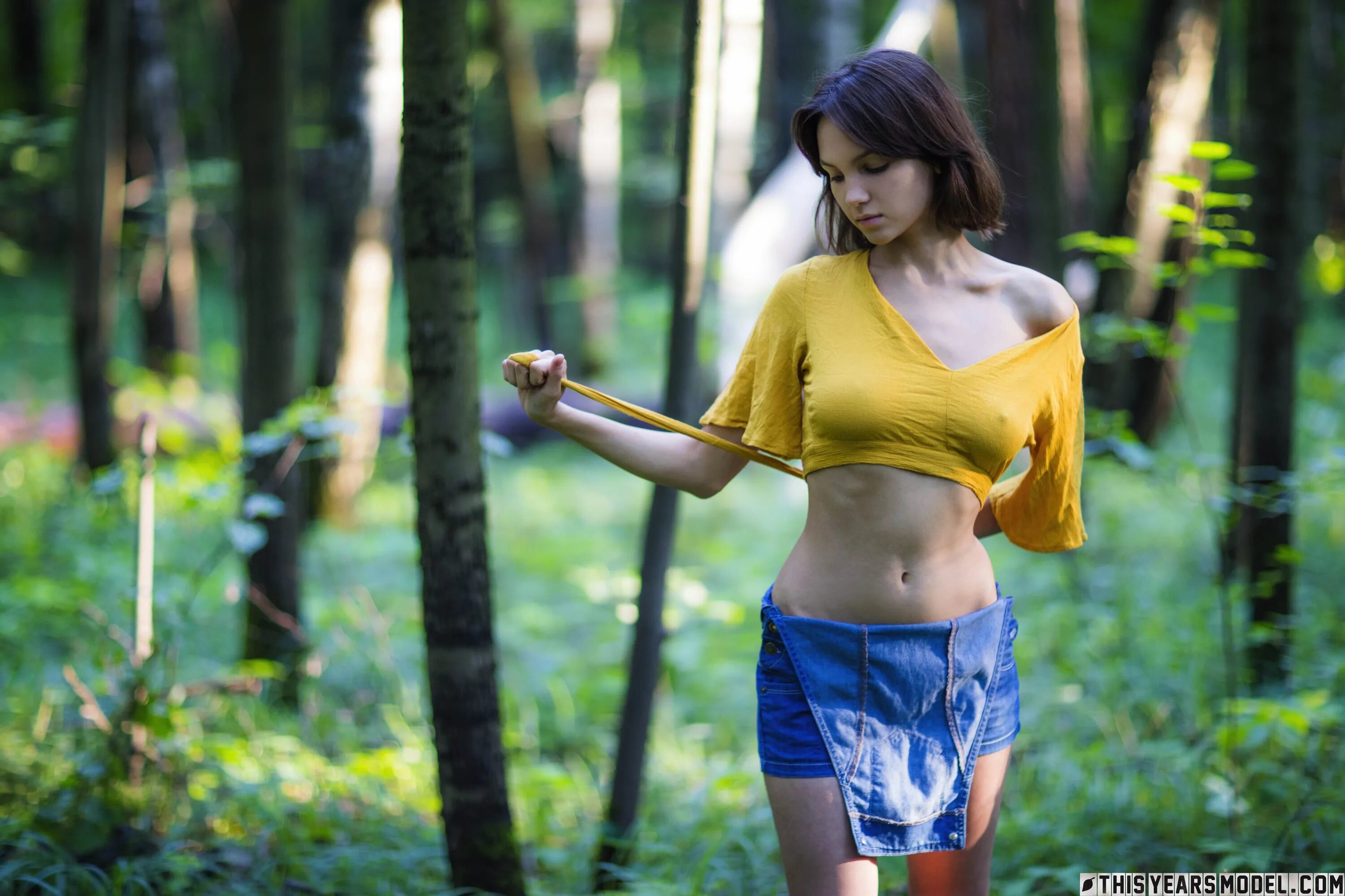 Сиси снохи в лесу фото