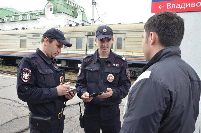 ППС транспортной полиции. Линейная полиция. Форма полиции на транспорте. Транспортная полиция России. Мвд линейная полиция