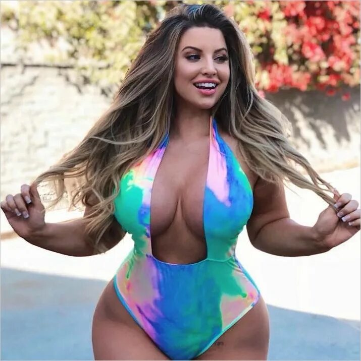 Ashley Alexiss. Эшли Алексис сайз плюс. Эшли Алексис модель плюс сайз. Эшли Алексис 2023. Пышечки 18