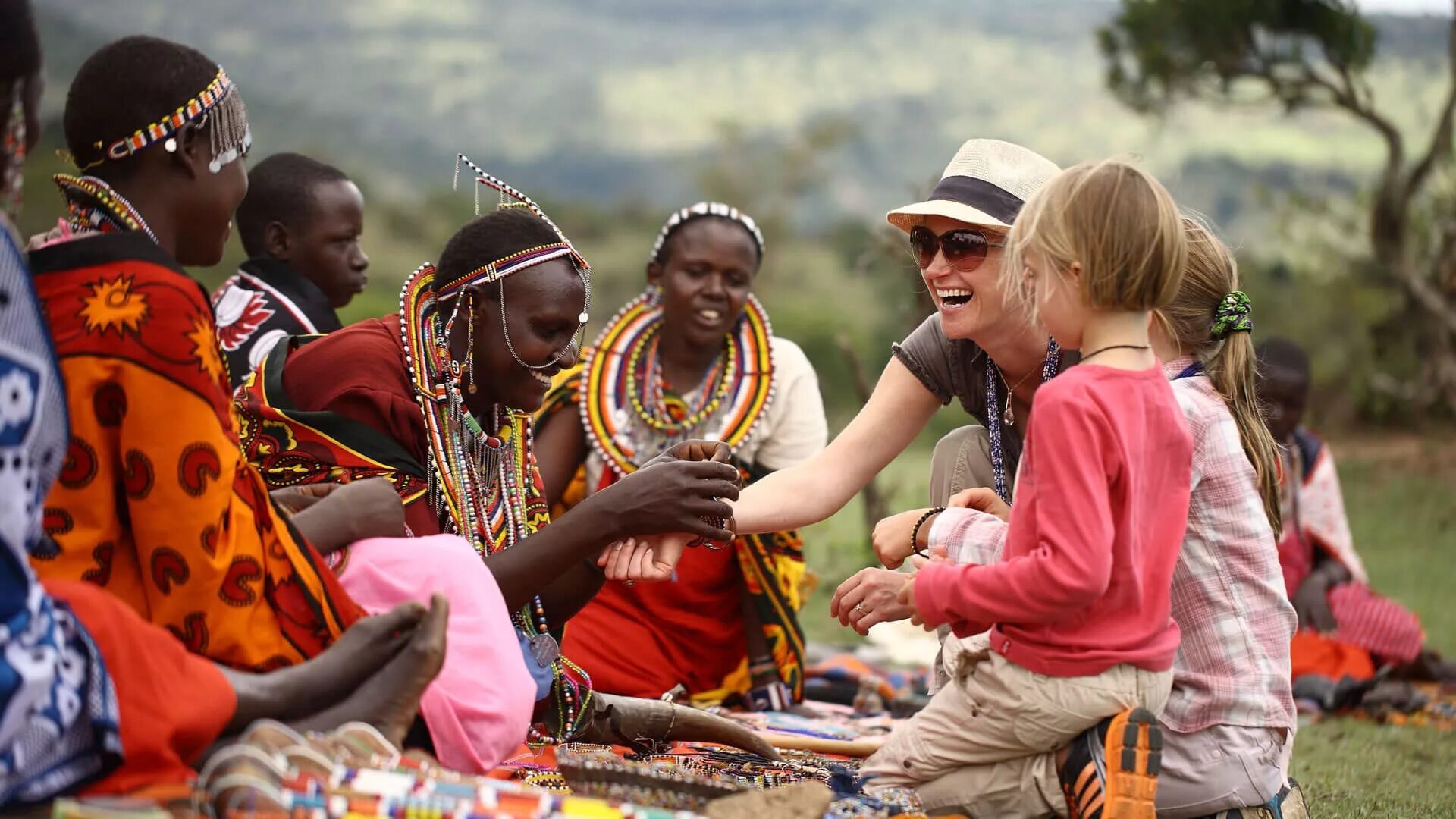 Кения особенности страны. Туризм Кения Масаи. Африканская культура. Африка туризм. ЮАР местные жители.