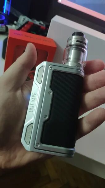 Lost vape thelema elite 40. Raptor v2 вейп. Lost Vape Thelema solo 100w боксмод чехол. Боксмоь Lost Vale Thelema. Lost Vape Thelema Mini 40w бак.