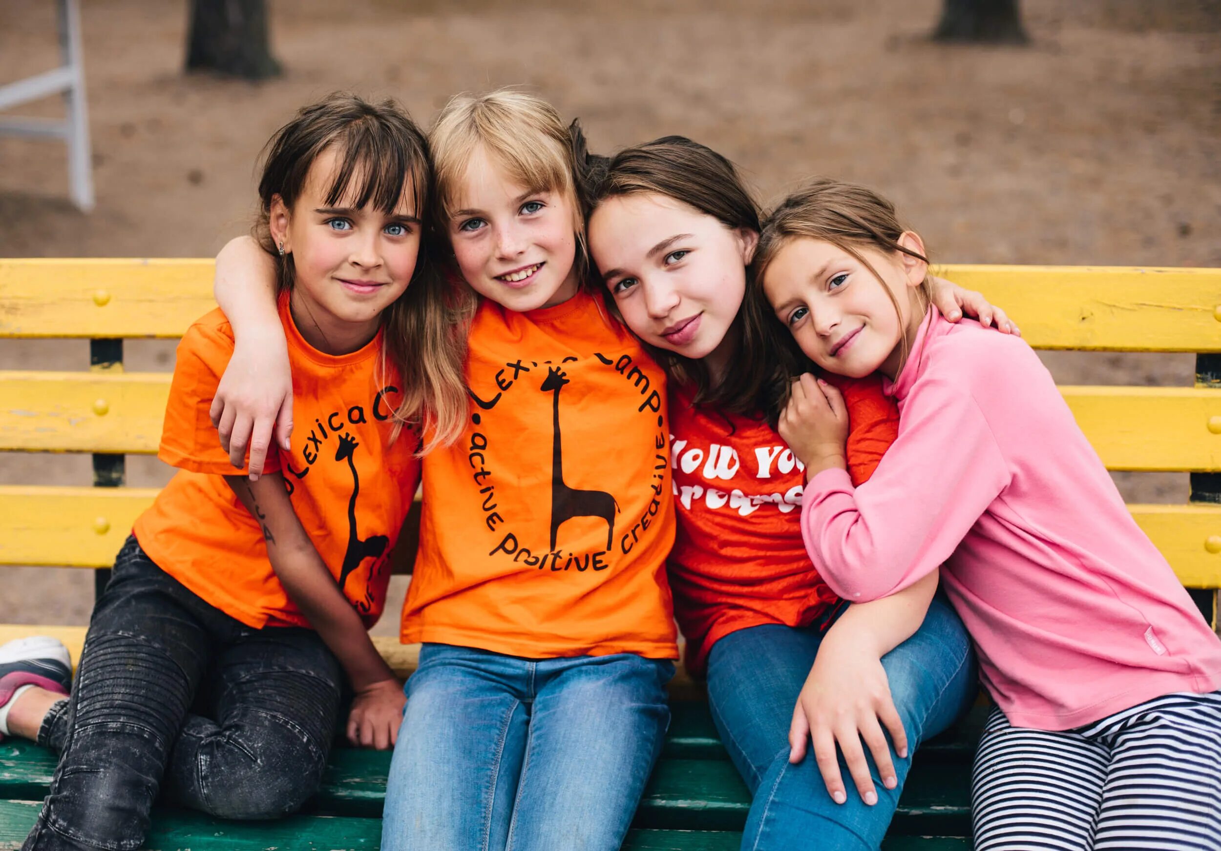 Nine children. Детский языковой лагерь СПБ. Детский английский лагерь Королев. Junior Camp лагерь Англия. Дети 9 лет компания.