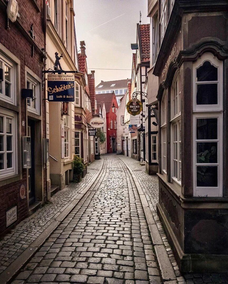 Фото улиц на телефон. Красивые улицы. Старые улочки. Красивые улочки. Улочки Европы.