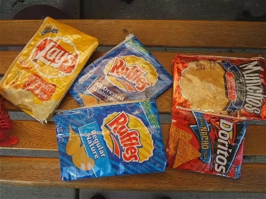 Чипсы креветочные из 90. Чипсы 90. Снеки для жарки. Чипсы 90 х. Упаковки чипсов из 90х.