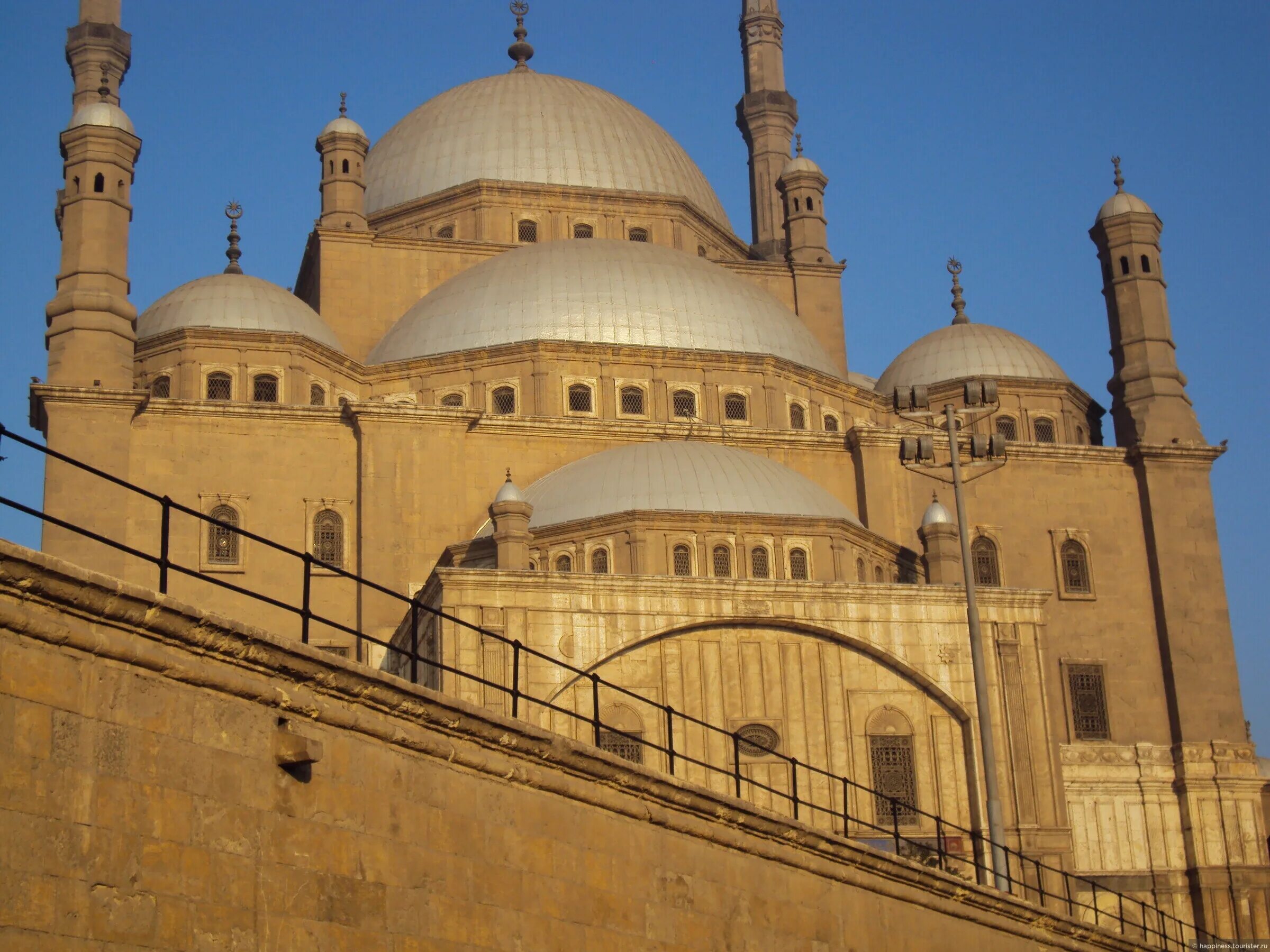 Северный каир. Мечеть в Каире Египет. Египет Каир старый мечети.