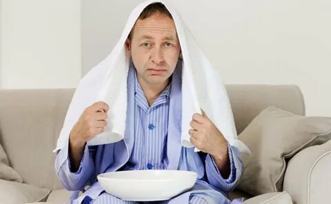 Володя выловил ложкой дымящуюся паром картофелину