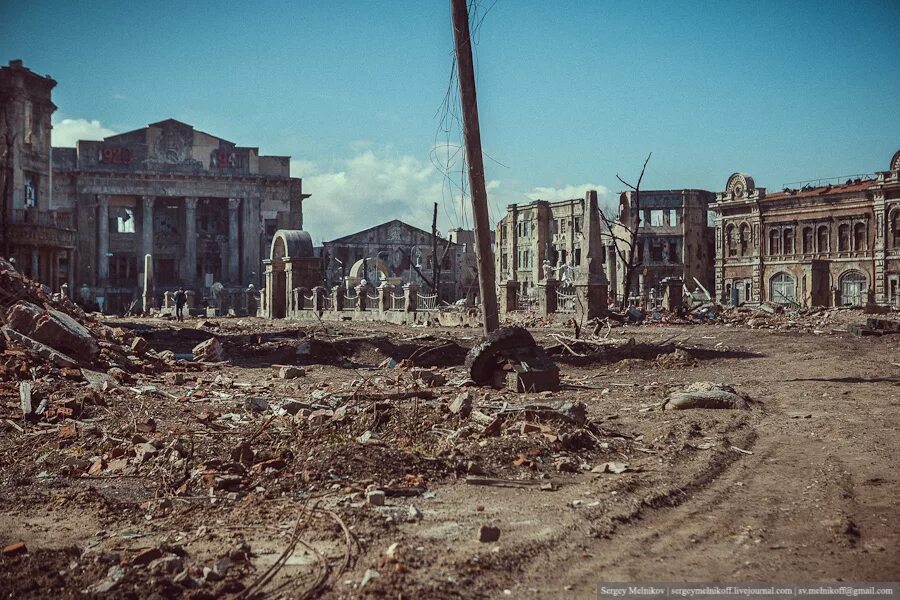Разрушение советских. Разрушенный сталинград второй мировой войны. Разрушенный город после войны 1941-1945 ссср. Разрушение советских. Сталинградская битва развалины города.