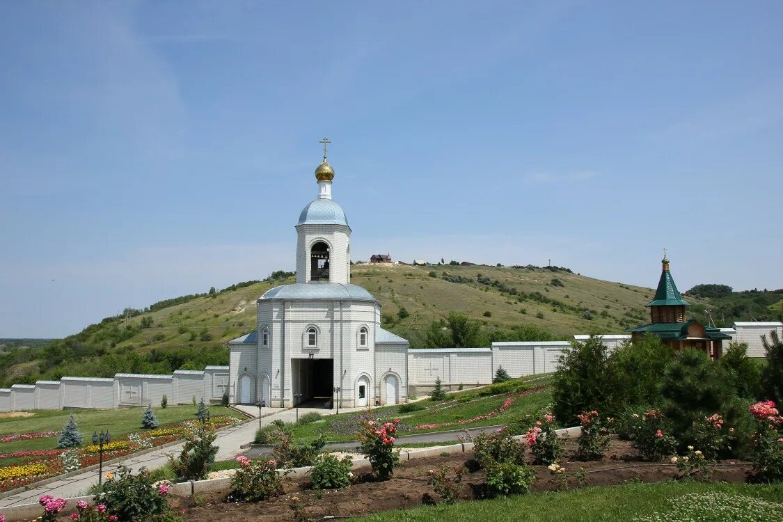 Святые волгоградской области. Усть-Медведицкий Преображенский монастырь. Усть Медведицкий монастырь Волгоградская область. Серафимович монастырь Волгоградская область. Усть-Медведицкий Спасо-Преображенский монастырь Волгоград.