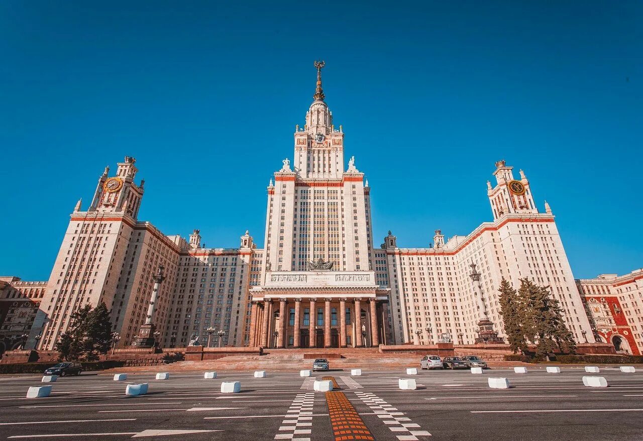 Московский государственный университет имени м.в.Ломоносова，МГУ. Институт МГУ В Москве. МГУ Ломоносова факультеты. Здание МГУ В Москве. Московские учебные учреждения