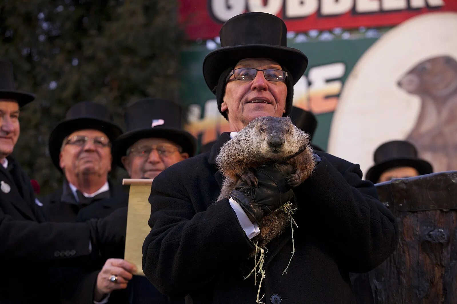 День сурка (Groundhog Day). Сурок Фил из Панксатони. День сурка в Канаде. Знаменитый фил из панксатони 5 букв